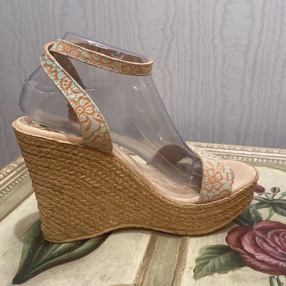 Sbicca Kimms Leather Floral Wedge Sandals Blue Tan Sz 9 New in Box - Picture 4 of 14